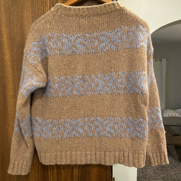 Elsamanda Sweater - Picture 2 of 3